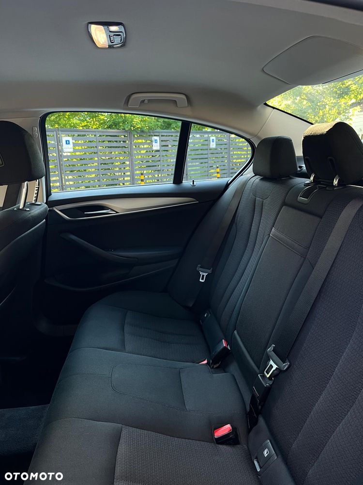 BMW Seria 5 518d - 18