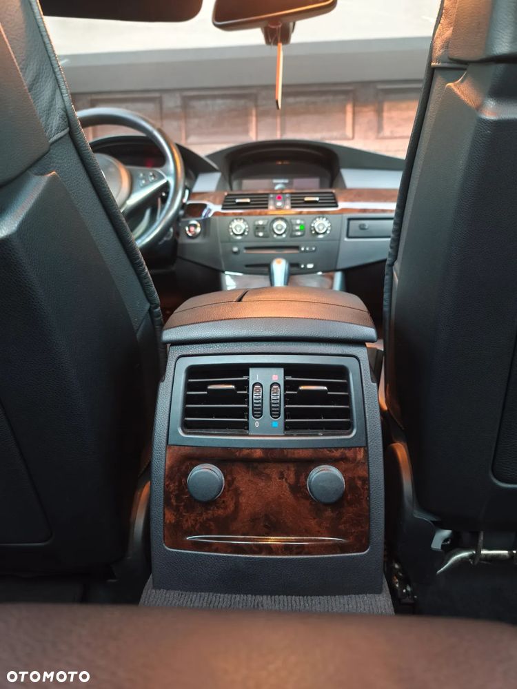 BMW Seria 5 530xi - 12