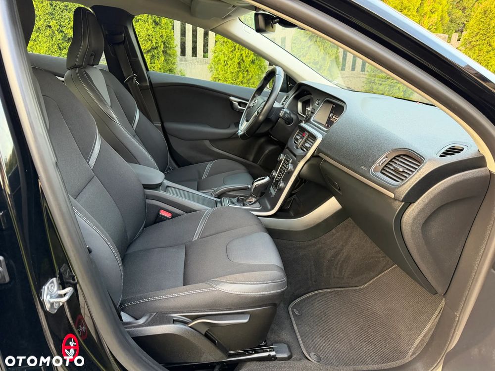 Volvo V40 D2 Geartronic Momentum - 24