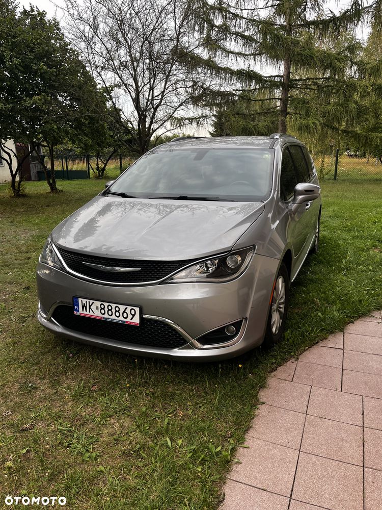 Chrysler Pacifica - 1