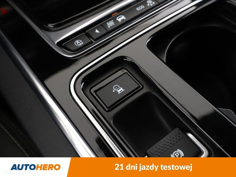 Jaguar XF 2.0 i4D R-Sport - 28