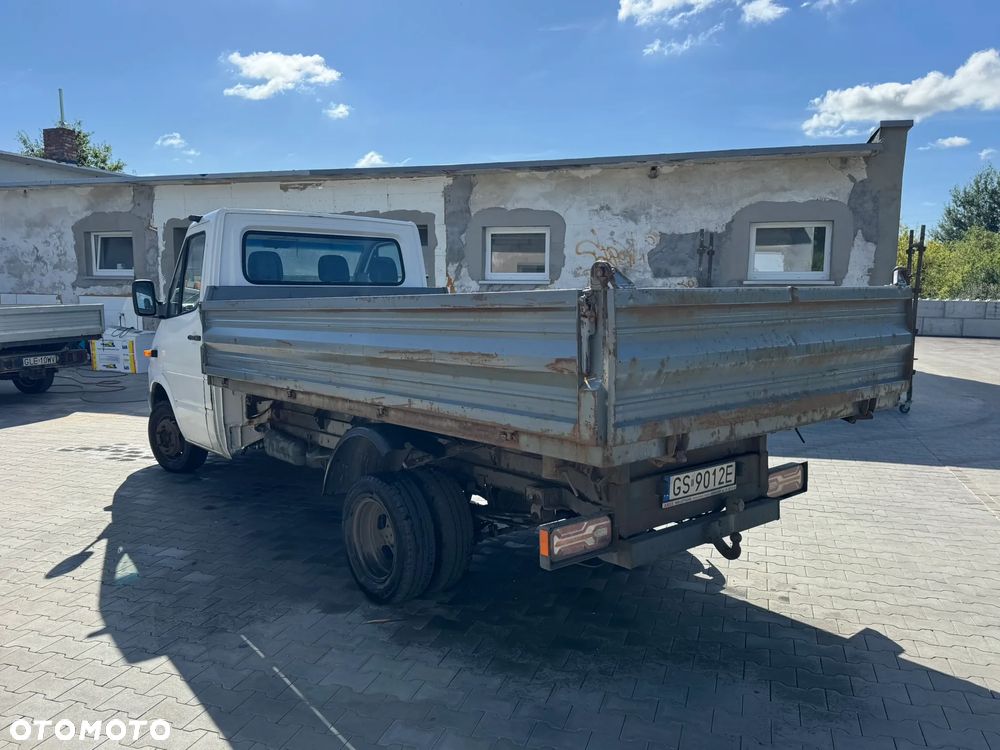 Mercedes-Benz Sprinter - 12
