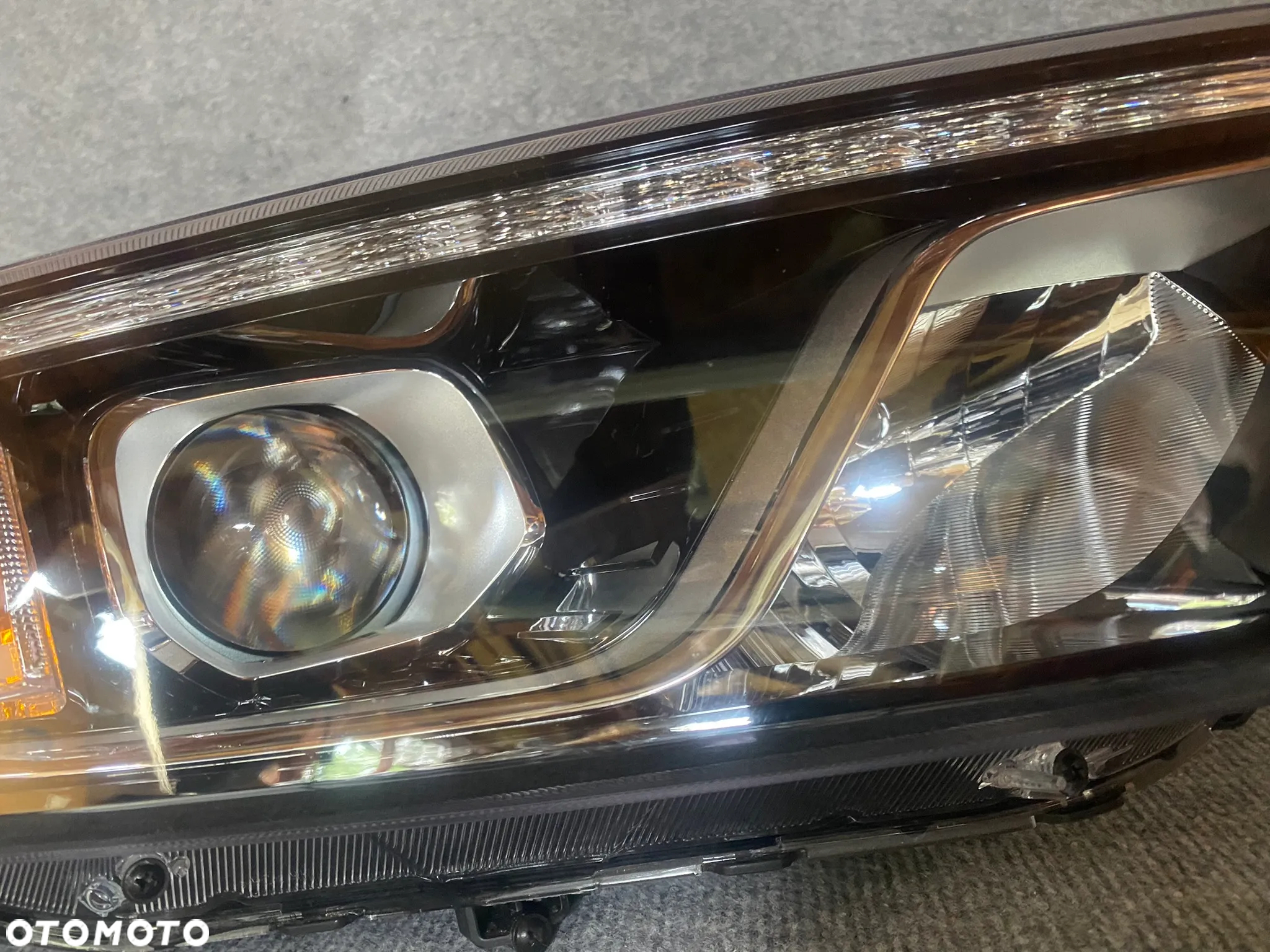 REFLEKTOR LAMPA PRZEDNIA PRAWA - SSANGYONG TIVOLI LIFT SOCZEWKA LED 2019- - 3