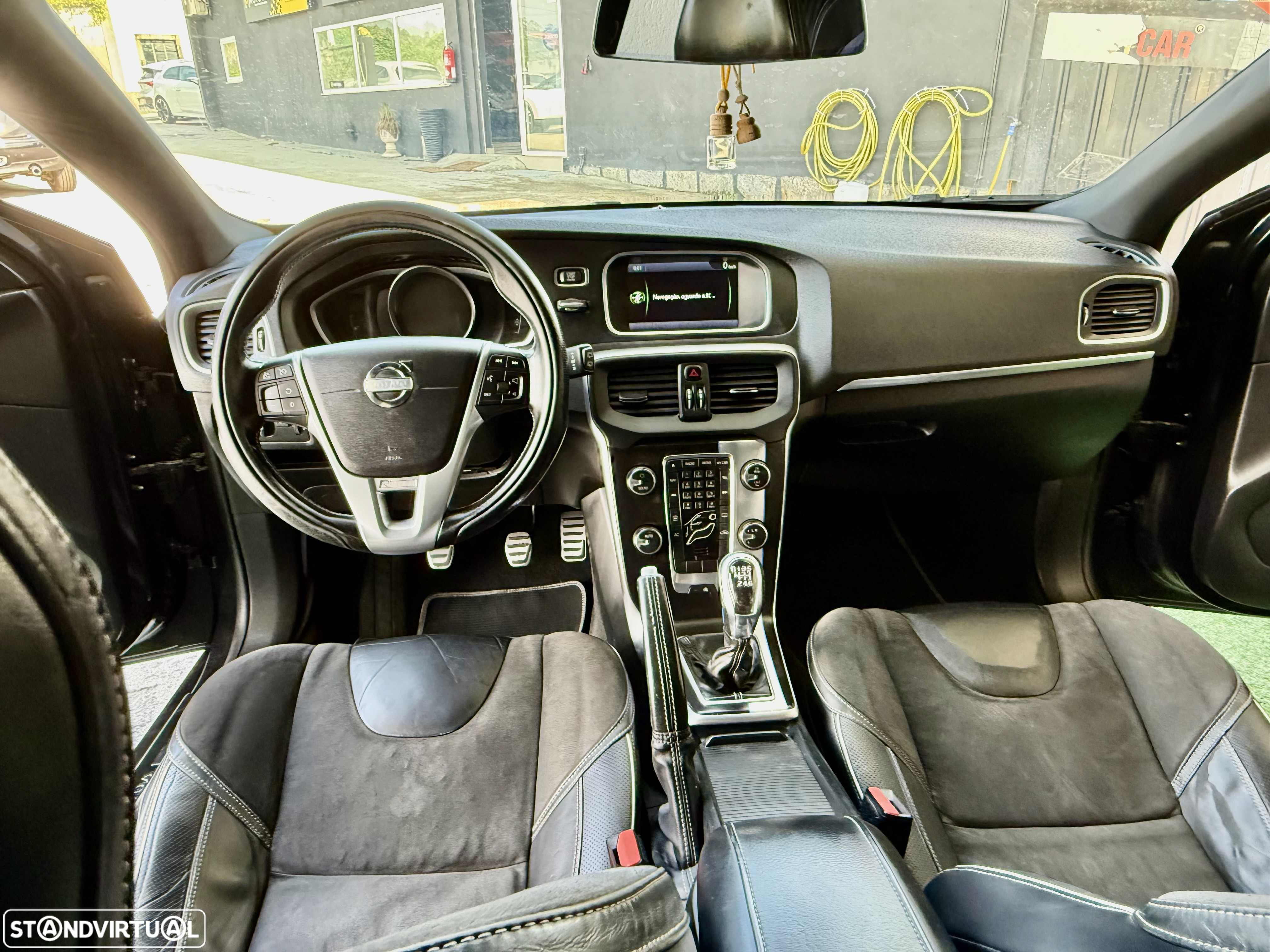 Volvo V40 1.6 D2 Eco R-Design - 19