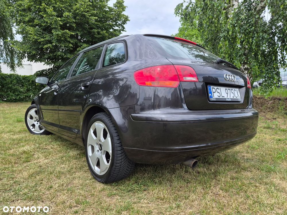 Audi A3 Sportback 1.6 FSI Ambiente - 4
