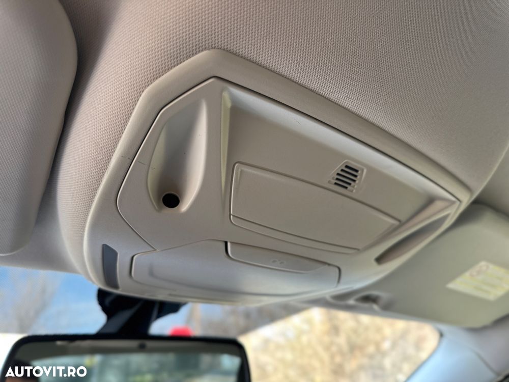 Ford Focus 2.0 TDCI DPF Titanium - 34