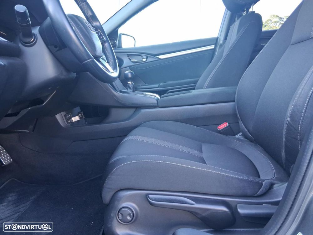 Honda Civic 1.0 i-VTEC Executive - 12