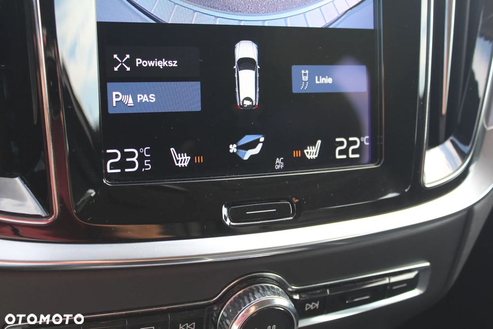 Volvo V60 Cross Country B4 D AWD Geartronic Pro - 33