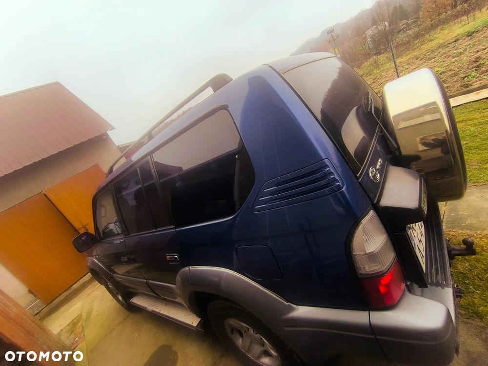 Toyota Land Cruiser - 4