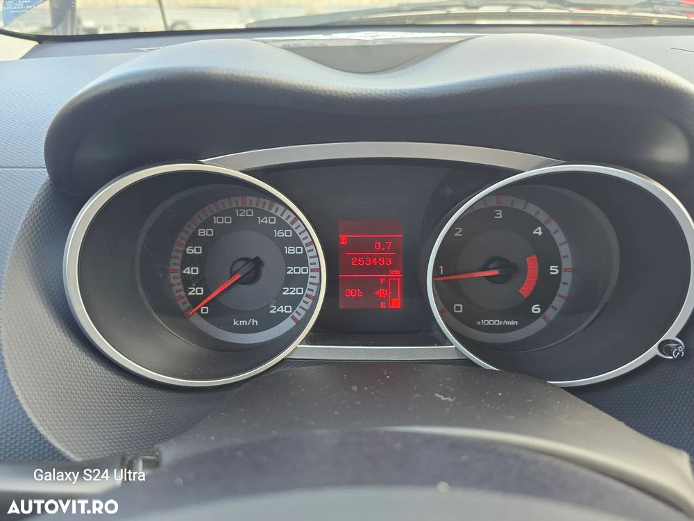Mitsubishi Outlander 2.0 DI-D Intense - 8