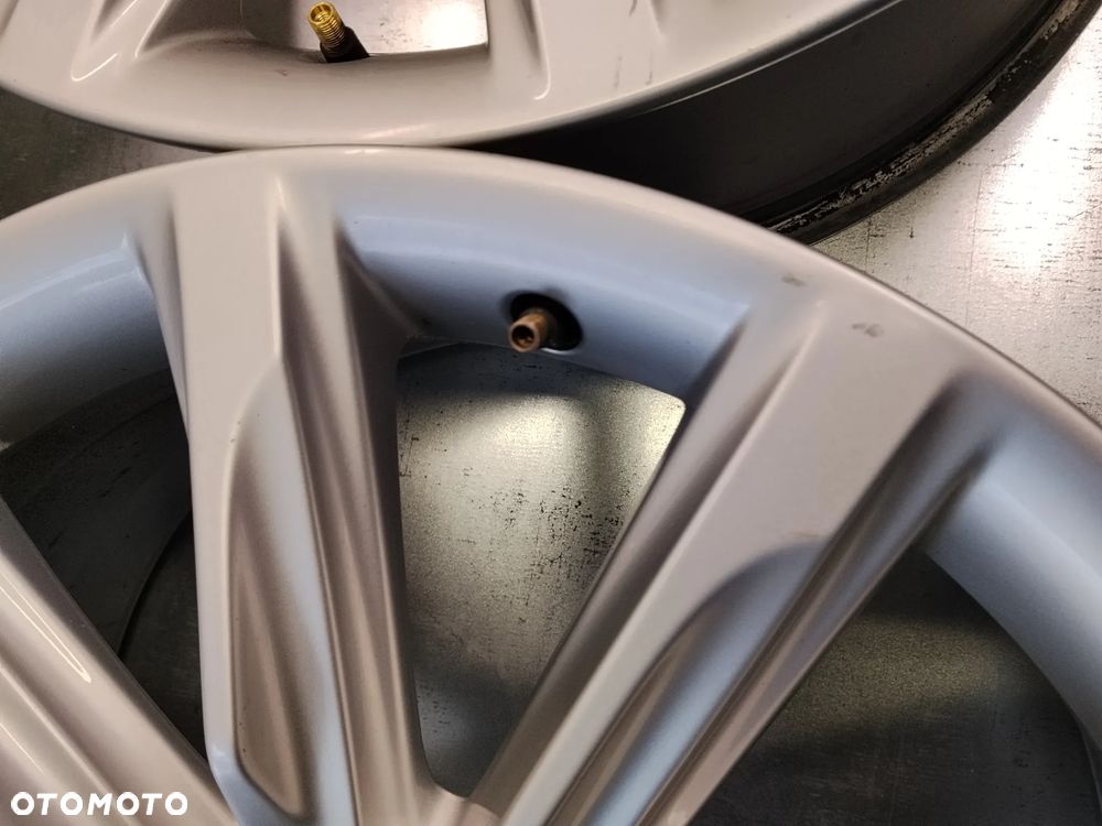 Felgi Audi A6 A7 A8 8Jx19 et26 5x112 - 8