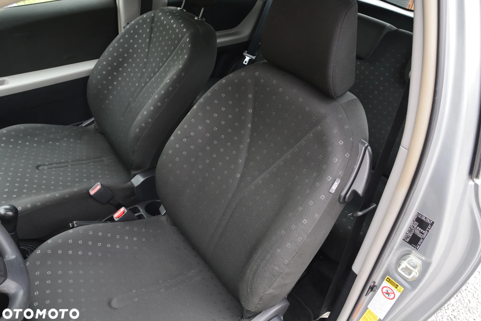 Toyota Yaris 1.3 Luna A/C - 28