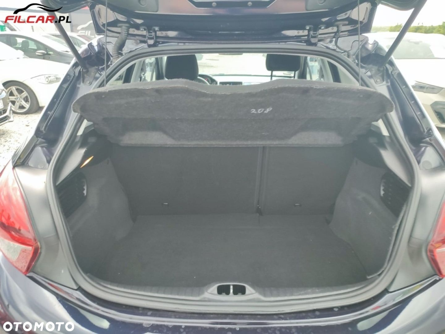 Peugeot 208 - 19