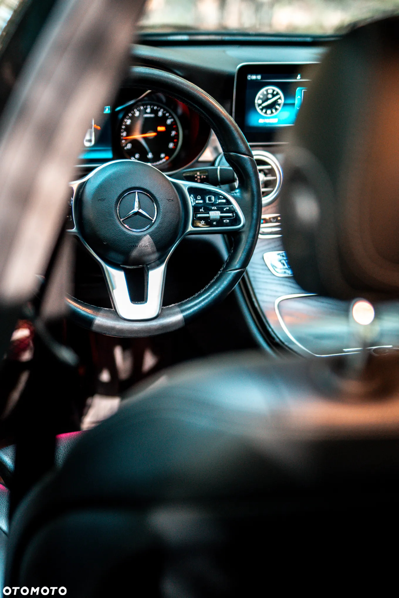 Mercedes-Benz Klasa C 300 9G-TRONIC AMG Line - 16
