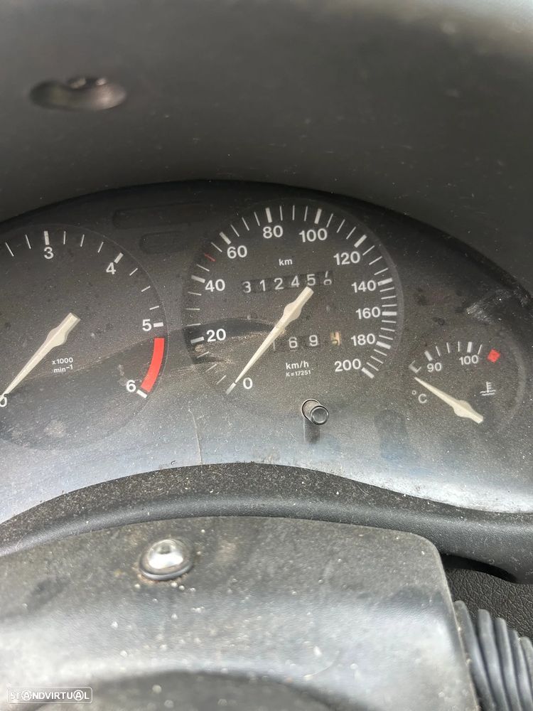 Opel Corsa 1.5 TD Eco - 10