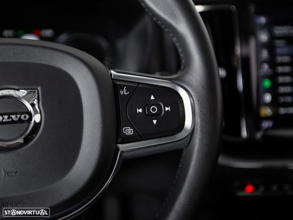 Volvo XC 60 2.0 T8 PHEV Momentum AWD - 15