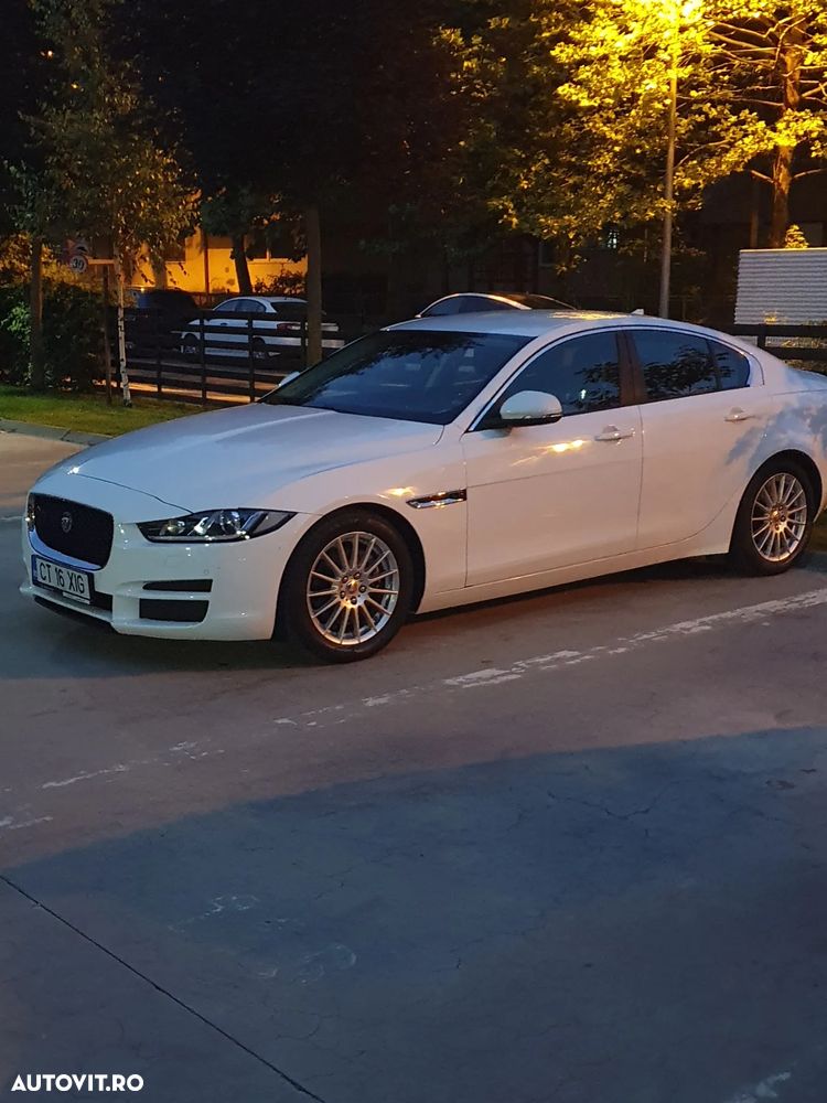 Jaguar XE - 1