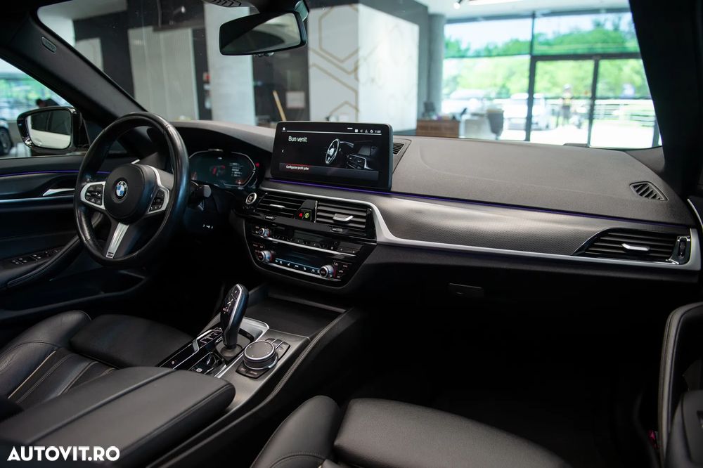BMW Seria 5 530d xDrive AT MHEV - 29