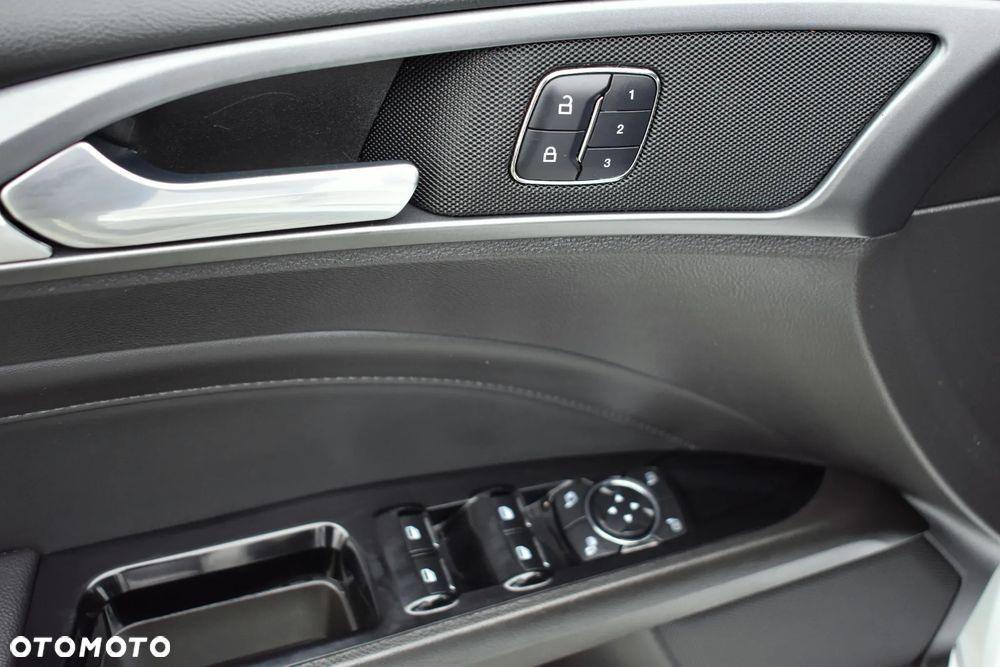 Ford Mondeo 2.0 TDCi Titanium - 23