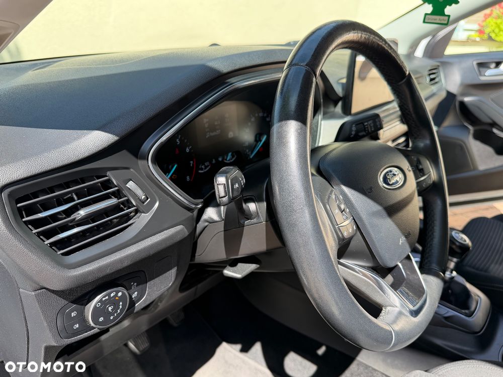 Ford Focus 1.0 EcoBoost Titanium Business - 19