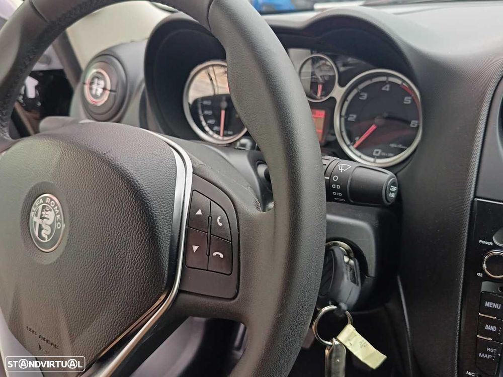 Alfa Romeo MiTo 1.3 JTDM - 13