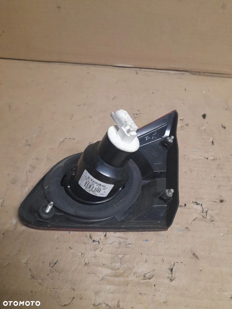 nissan qashqai 06-10 lewa tylna tył lewy lampa klapy bagażnika - 4