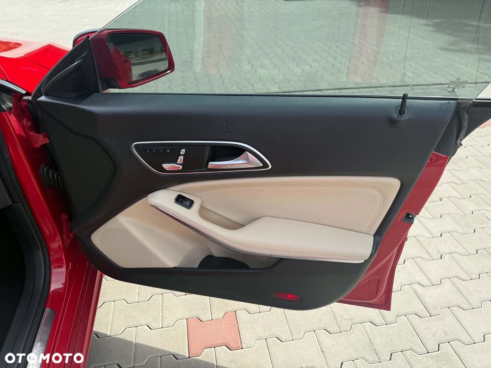 Mercedes-Benz CLA 250 7G-DCT - 15