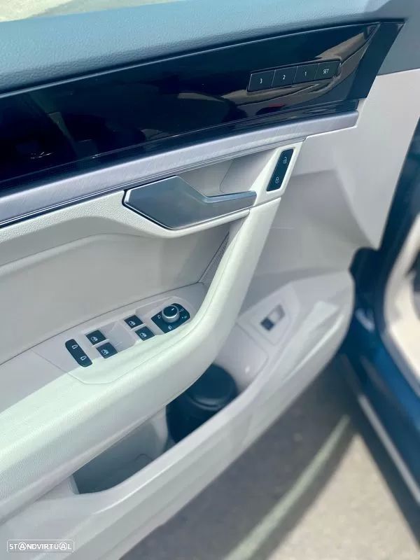 VW Touareg 3.0 TDI V6 Elegance Plus - 9