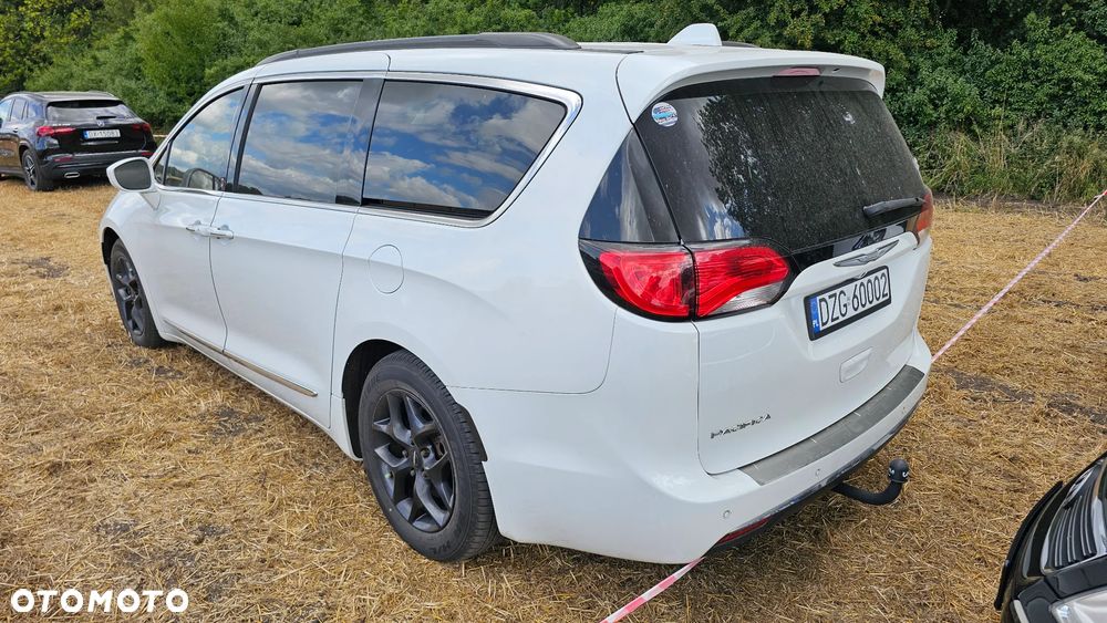 Chrysler Pacifica - 6