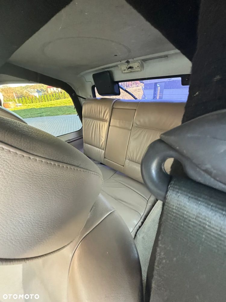 Jeep Wrangler 2.5L - 7