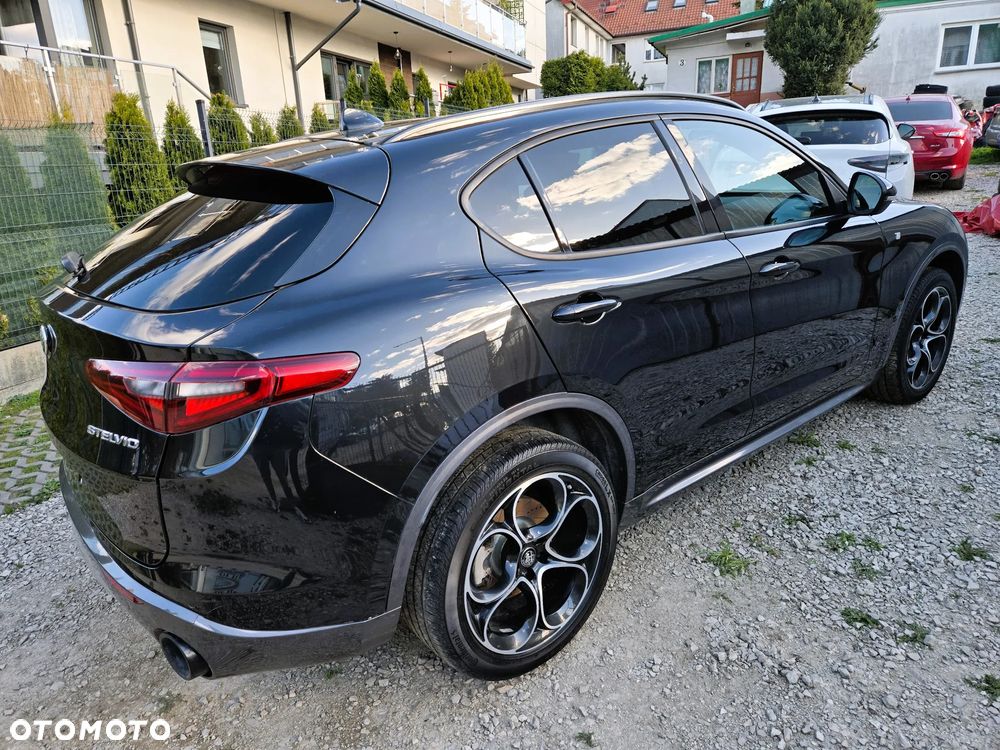 Alfa Romeo Stelvio 2.0 Turbo 16V AT8-Q4 Ti - 15