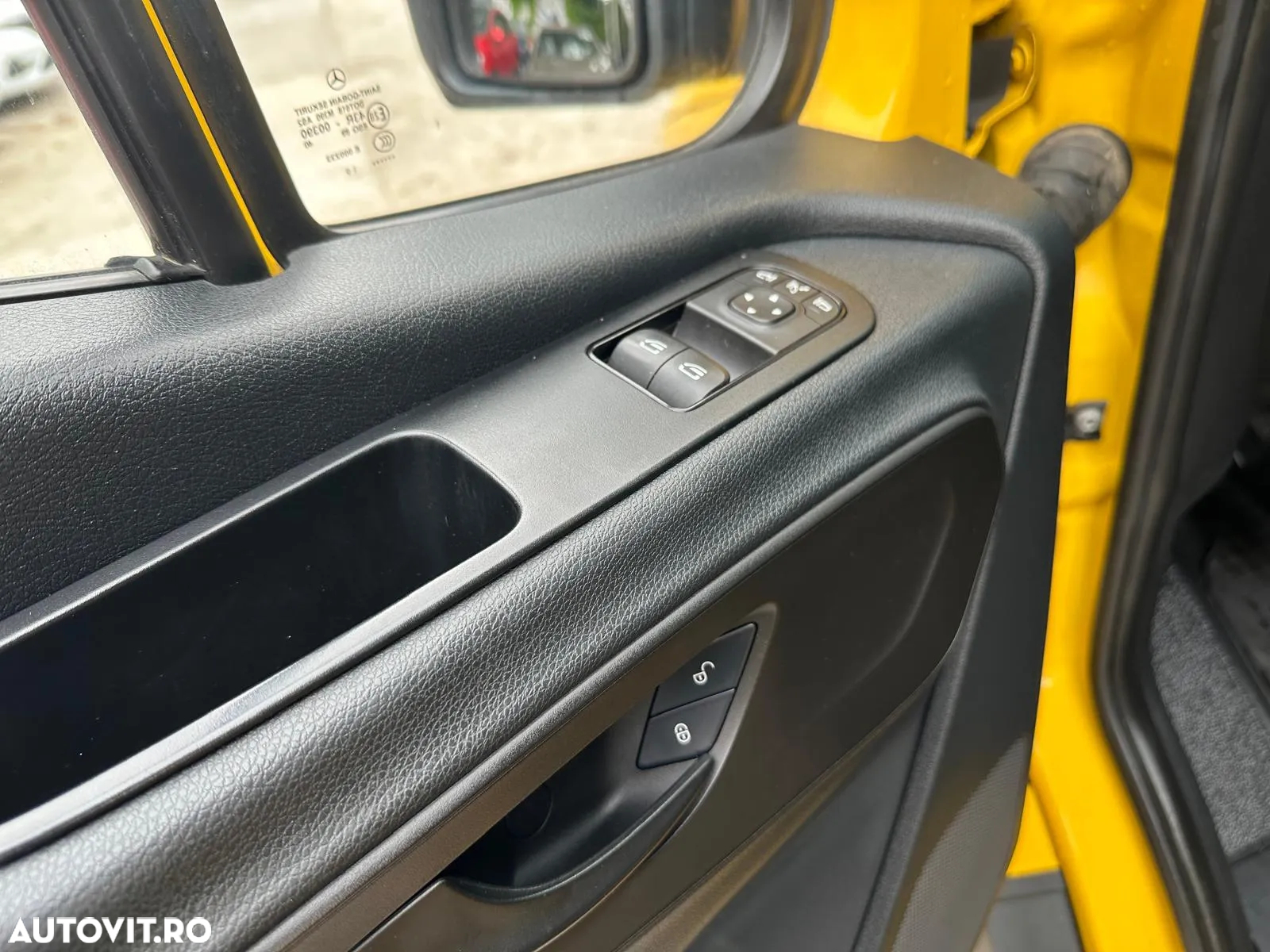 Mercedes-Benz Sprinter - 13