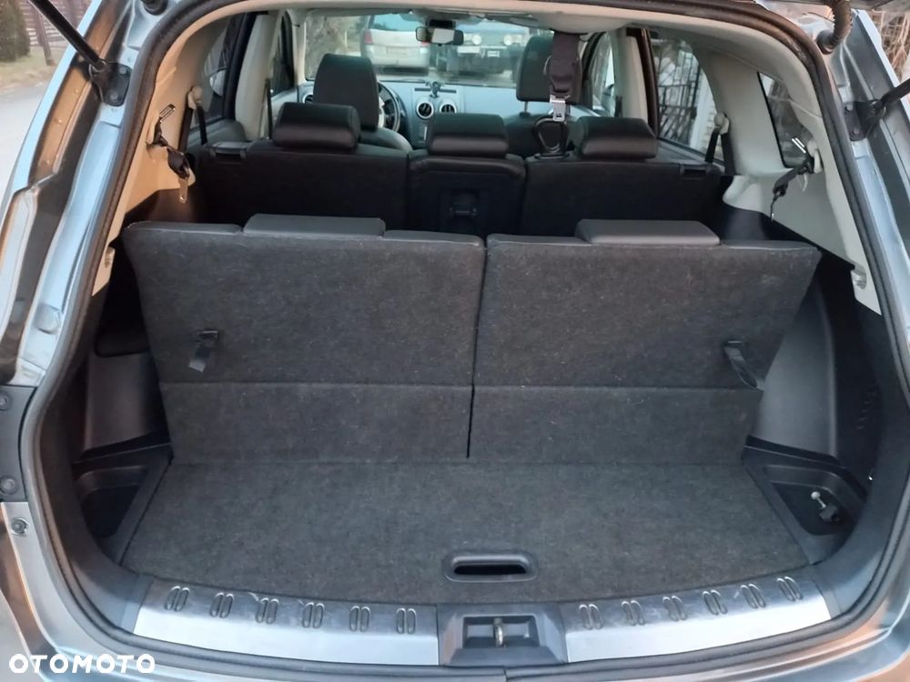 Nissan Qashqai+2 - 24