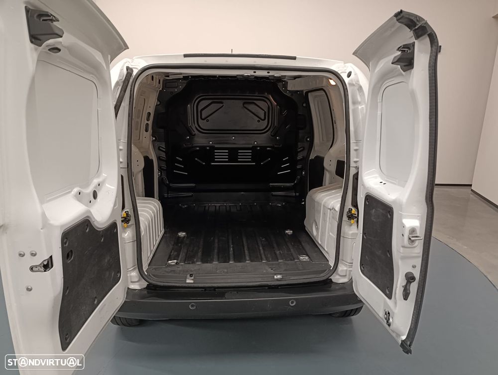 Fiat Fiorino 1.3 M-jet Adventure - 16