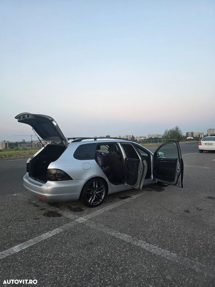 Volkswagen Golf - 8