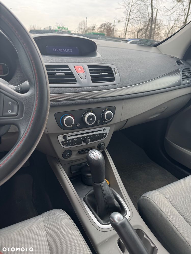 Renault Megane 1.6 16V Expression - 9