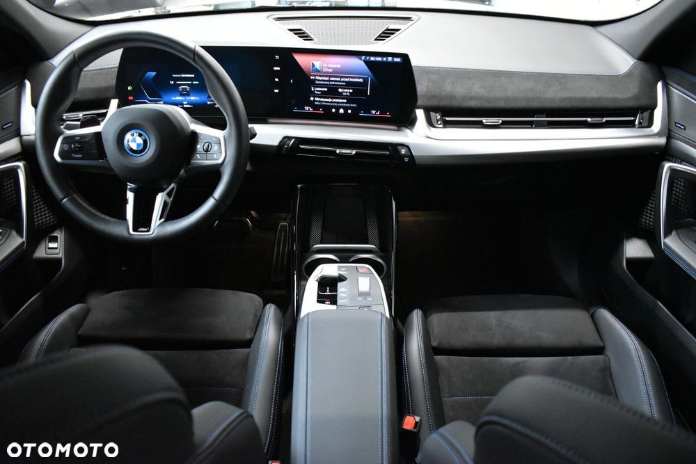 BMW iX2 - 6