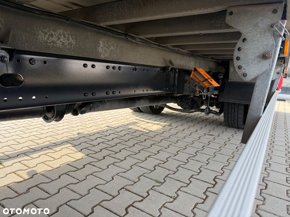 MAN TGL 12.220 / KONTENER + WINDA / 117 000 KM / ROLETA / TYŁ PODUSZKA / Z FRANCJI / STAN BDB / / / - 11