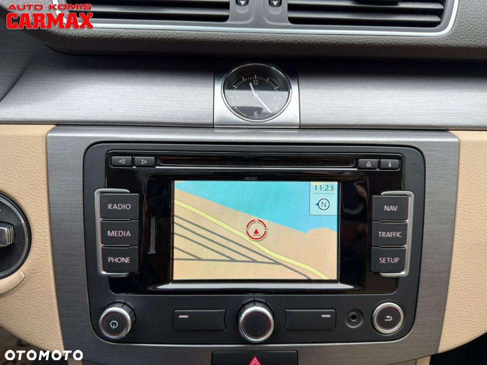 Volkswagen Passat - 26