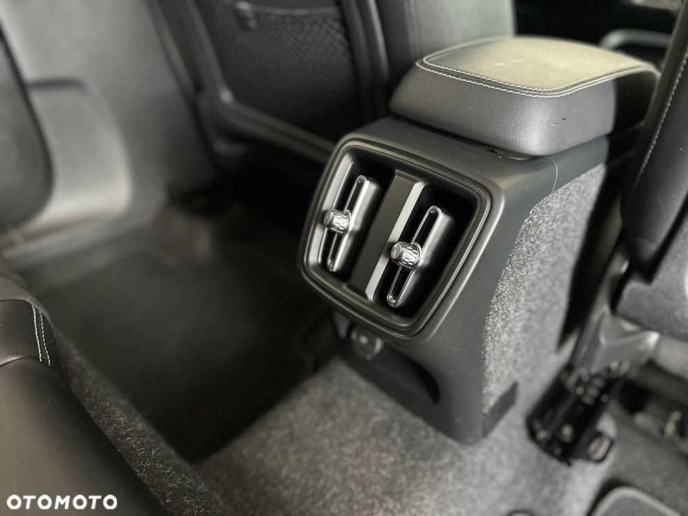 Volvo XC 40 T3 R-Design - 19