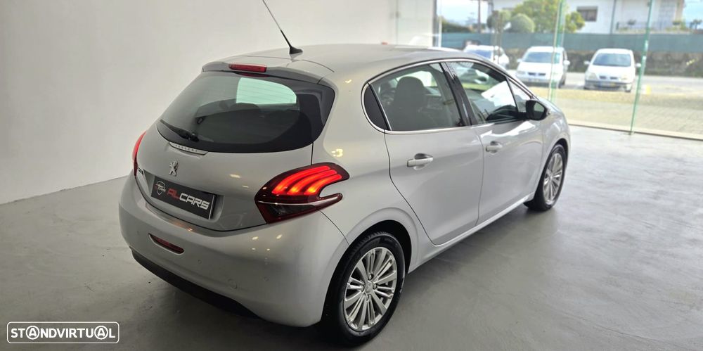 Peugeot 208 1.2 PureTech Allure - 4