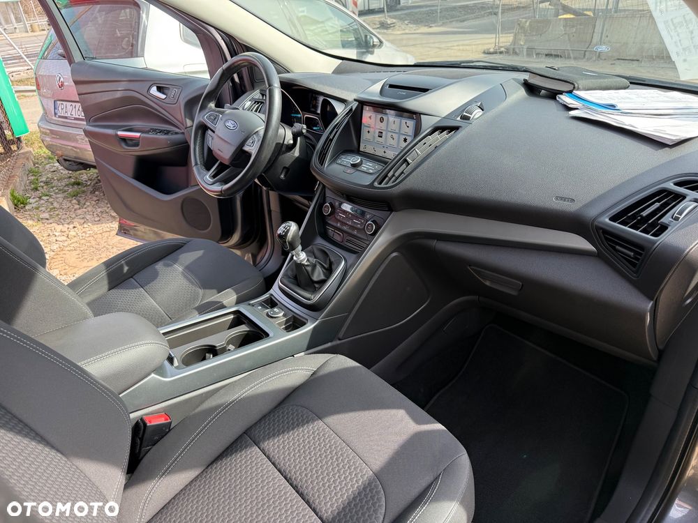 Ford Kuga - 12