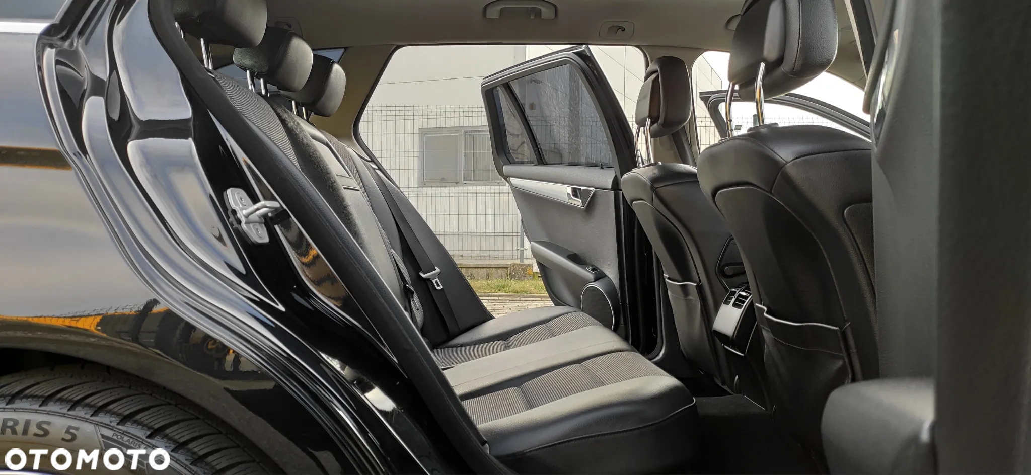 Mercedes-Benz Klasa C 180 T CGI Automatik BlueEFFICIENCY Avantgarde - 23