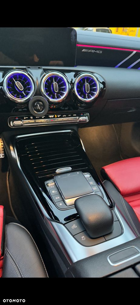 Mercedes-Benz CLA - 21