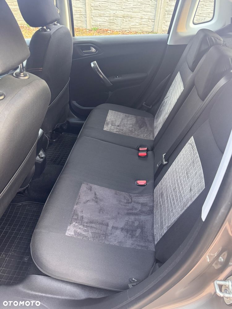 Peugeot 2008 e-HDi FAP 115 STOP & START Allure - 29