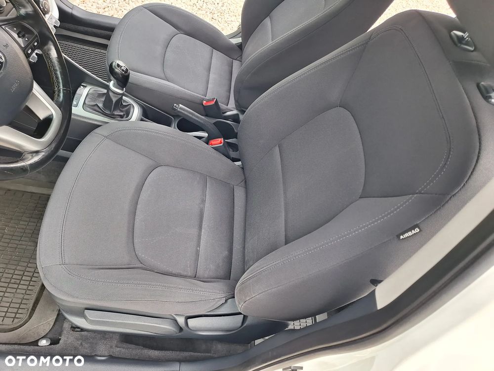 Kia Rio 1.4 Fifa World Cup Edition - 14