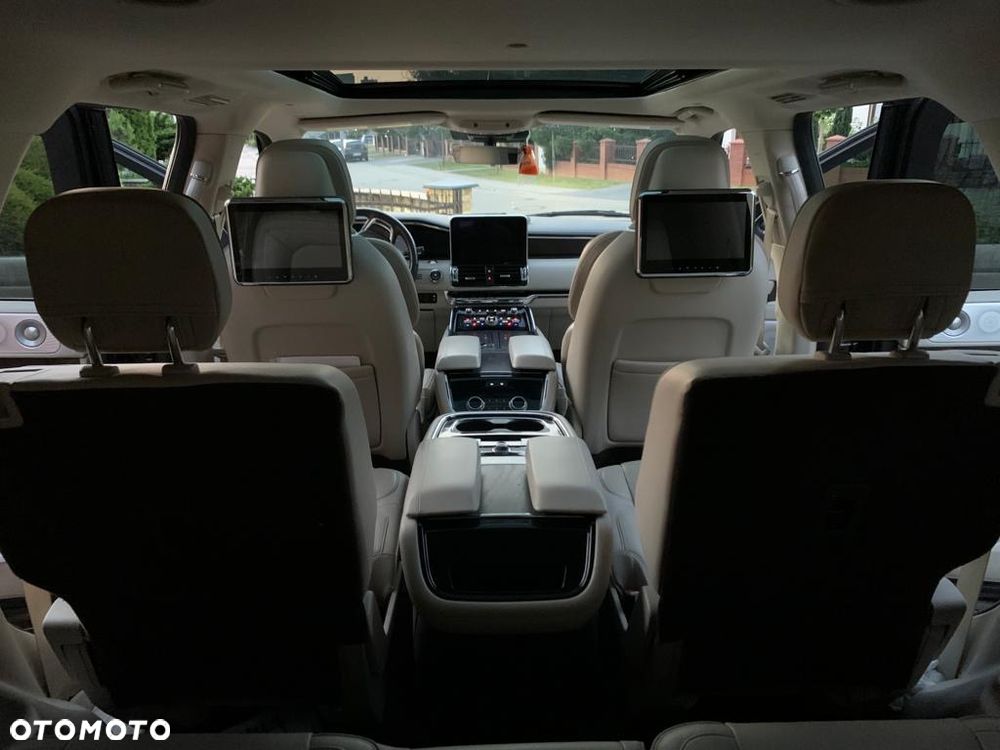 Lincoln Navigator - 17