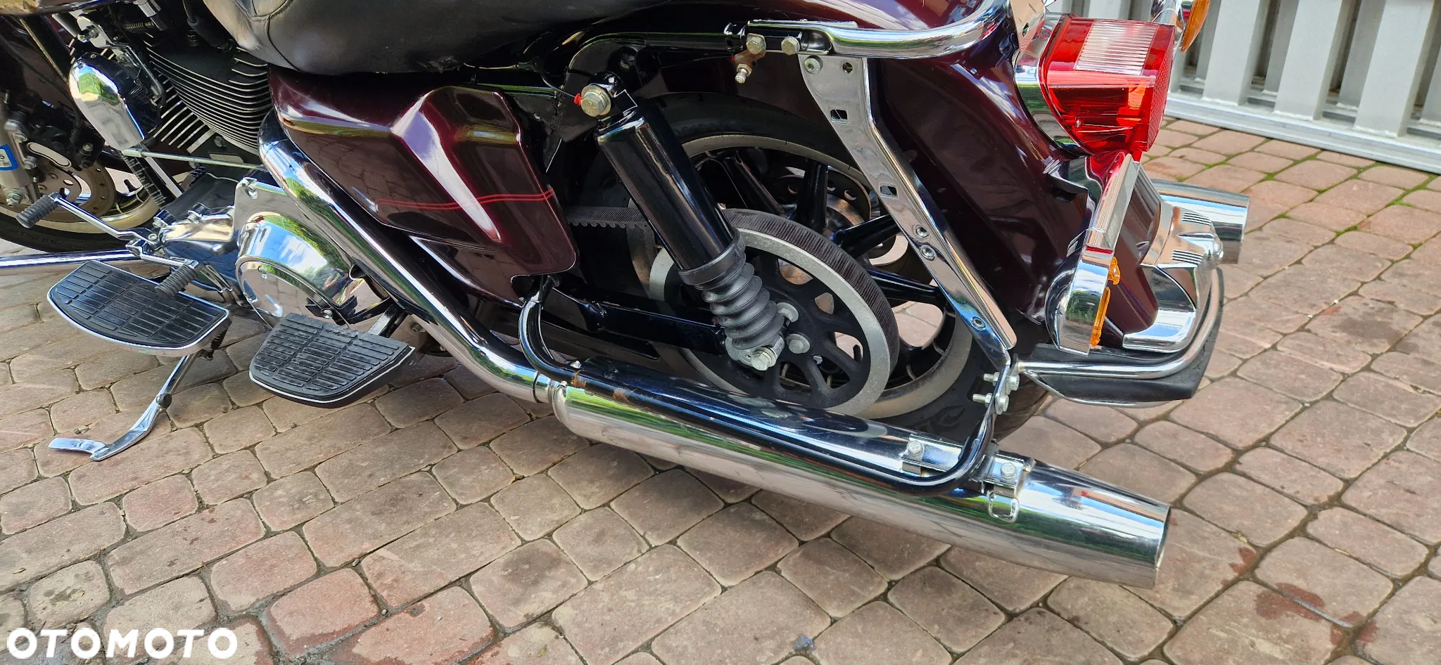 Harley-Davidson FLH Electra Glide - 25