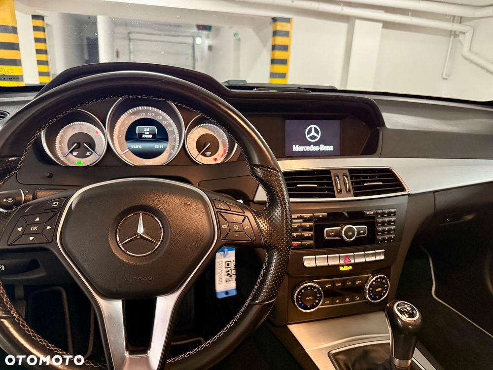 Mercedes-Benz Klasa C 180 Edition - 19
