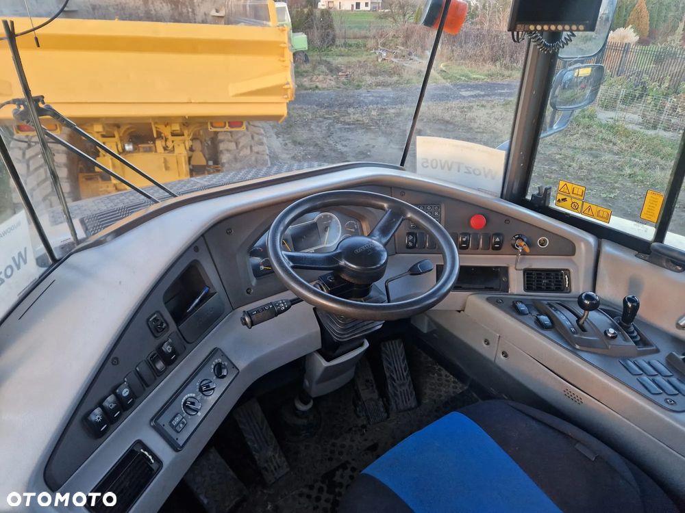 Volvo A25F - 12